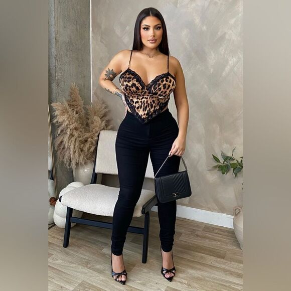 Fashion Nova Super High Waist Denim Skinnies (3/W25) - Picture 1 of 11